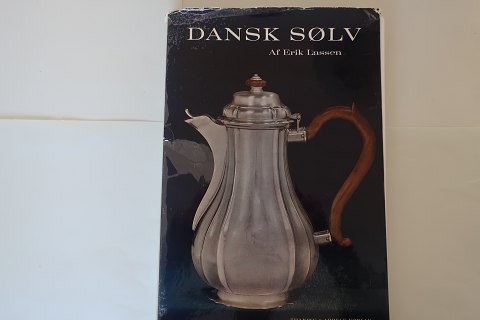 Dansk Sølv
Af Erik Lassen
Thanning og Appels Forlag
1964
Sideantal: 294