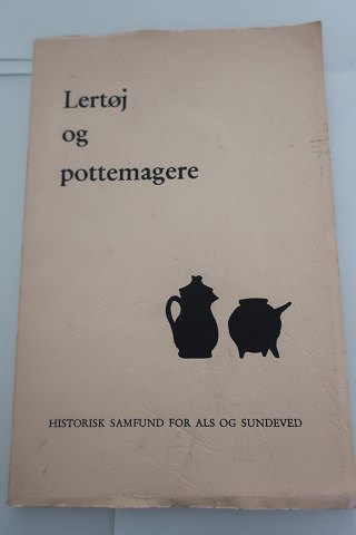 Lertøj og pottemagere
Udgivet af Historisk Samfund for Als og Sundeved
1965
Sideantal: 77
Im a good condition