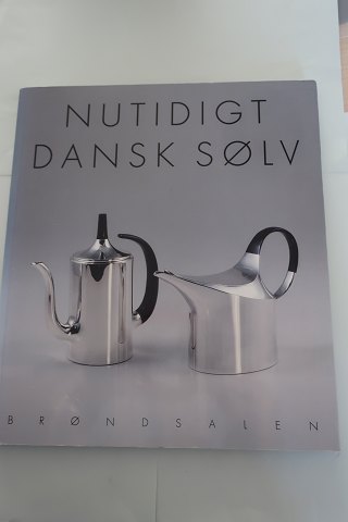 Nutidigt dansk sølv
Brøndsalen - Det Kgl. Haveselskabs Have 
1997
Sideantal: 94
In a very good condition