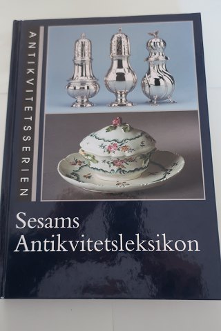 Sesams Antikvitetsleksikon
Bonniers Bogklubber og Forlaget Sesam 
2001
Sideantal: 230
In a good condition