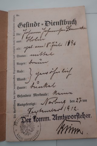 Dienstbuch
1912
Bl.a. med inskrift fra Holm/Nordborg
In gutem Stande