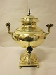 Samovar made of brass
Very dekorative
H.: 43cm