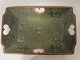 Antique linen-/maternity tray with original 
decorations
About the end of the 1700's
The tray was used for storage of the new born 
babys clothing
L: 52cm,WB: 43,5cm, H: 7cm