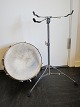 Drum with a stand
Beautiful retro drum with a stand and we kindly ask you to take a notice of the 
seiding which gives the drum a special sound
Please also notice the beautiful decoration on the sides of the drum
The price includes the stand