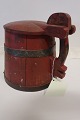 Antique beer jug made of wood, from Fyn (Northfyn) 
in Dänemark
With the bands og iron
From 1800-years
H: about 23,5cm
Diam: about 23 cm
In a very good condition
