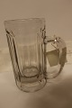 Antiker Krug mit Henkel
Sehr schweres glas
Um Ende der 1800-Jahren
H: um 15cm
