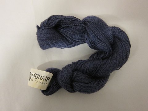 Kidmohair - 2-Trådet
Kidmohair er et naturprodukt af højeste kvalitet fra  sydafrikanske 
angorageder.
Den viste farve er: Violet, Farvenr. 2032
Prisen er pr. nøgle med 50 gram Kidmohair