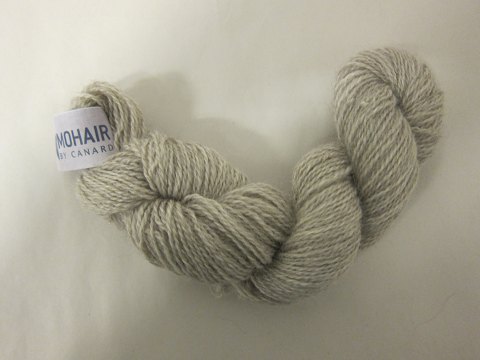 Kidmohair - 2-Trådet
Kidmohair er et naturprodukt af højeste kvalitet fra  sydafrikanske 
angorageder.
Den viste farve er: Beige meleret, Farvenr. 2103
Prisen er pr. nøgle med 50 gram Kidmohair