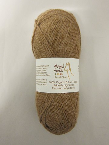 Baby Alpaca Angel Touch
100% ALPACA ULD
Baby Alpaca Angel Touch er IKKE farvet, og fibrene ikke er tilsat olier, - og 
garnets farver er helt naturlige, er garnet allergivenligt.
Den viste farve er: Brown Medium, Farvenr. LFY
Prisen er pr. nøgle med 50