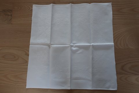 Antikke mundservietter/stofservietter
Hør
Med smuk vævning med struktur
46cm x 46cm
Håndvævede
Haves 4 stk. ens
Antikt, dansk linned og olmerdug er vores speciale