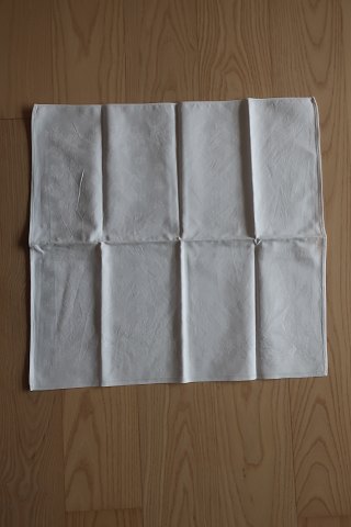 Antikke Stofservietter/mundservietter
Hør
Med smuk vævning med struktur
53cm x 50cm
Håndvævede
Haves 12 stk. ens
Antikt, dansk linned og olmerdug er vores speciale