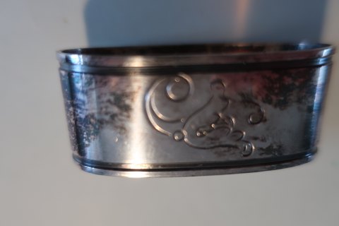 Smuk servietring pletsølv
stempel: H.J.PLET