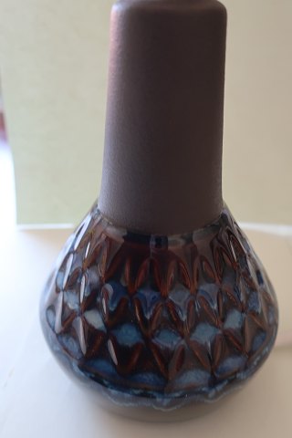 Søholm lamp
Søholm Stentøj Bornholm Denmark
Design: Einar Johansen
Stamped
From the 1960- years
H: 14 cm
Diam: 8 cm
Please note: The sockel is loose
In a good condition