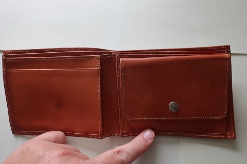 Ægte retro / vintage
Beutel aus echt Leder aus damals
About 1980
In gutem Zustand