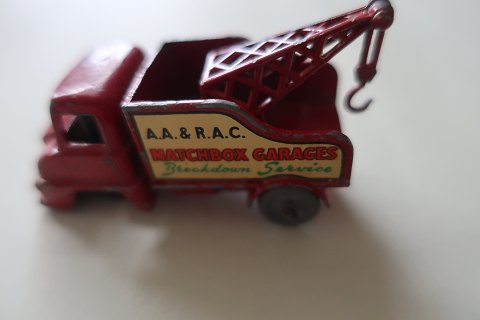 For samleren:
Matchbox Garages
Thames Trader Wreck Truck
A.A. & R.A.C. No. 13
By Lesley
Made in England
