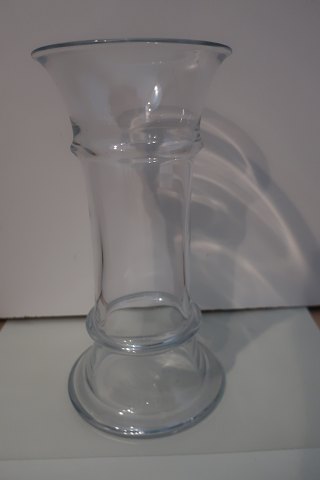 Vase made of solid glass from HolmegårdDesign Michael BangH: 23cmIn a very good condition