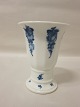 Royal Copenhagen, Blå Blomst, Vase
Kongelig/RC Vase
Denne smukke vase har RC-nr. 8601
H: 15,5cm
