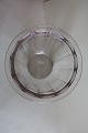 Antikt gele-/marmelade glas
Nyd den smukke form med kanter og smuk "krave"
H: ca. 7cm
B: ca 10cm
Flot stand
Se også vore andre geleglas