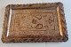 Messing bakke / plakette
H: 20cm  
B: 30,5cm
Håndpunslet