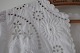 Frauenhemd / Kleid gemacht
Ein antikes Frauenhemd mit hand gestickten Knopflöcher, handgestickten 
Initialien u.a.
Das antikke, dänishe Leinen und Barchent ist unser Sondergebiet