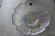 Eine alte schöne Schale aus Glas - Holmegaard Glasværk / Royal Copenhagen
Nahme: Bellis
Design: Torben Jørgensen
Durchm: 20cm
H: 5cm
Aus den 1900-Jahren