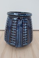 Søholm vase
Smuk vase, som står sikkert på bordet, og er 
stabil med blomster isat 
Søholm Denmark Stentøj
Design: Einar Johansen
Einar Johansen var ansat på Søholm 1958-1971
Nr.: 3324
Stemplet
Fra 1960'erne
H: 14cm