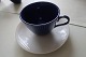 Schöne blaue Tassen und weisse Untertassen
Koranska Pinstripe serie
4 x Tassen
7 x Untertassen
H: 6,5cm Tasse
Diam: 13cm Untertassen
Die Preis ist für alle die Tassen und Untertassen
In gutem Zustand
