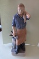 Royal Copenhagen (RC) Figur
Schmied
Nr.: 4502
Design.: J.M.Nissen
1. Wahl
H: 23cm
In gutem Zustand