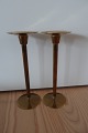 2 smukkke unika lysestager i massiv messing
Håndlavet
Design: P. H. J., København, Danmark
H: 20,5cm
Vægt: 884 gram
Fra 1950