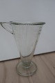 A good old tool for measuremente in the kitchen
Made of heavy glass
Measurements is in gram, liter, deciliter for i.e. sugar, rice, flour, 
oatmeal/porridge oats, i.e. 250 gram or 75gram
H: 16,5
In a very good condition